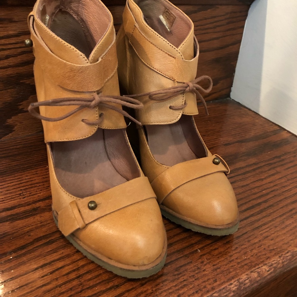 Anthropologie Wedge Heels size 38